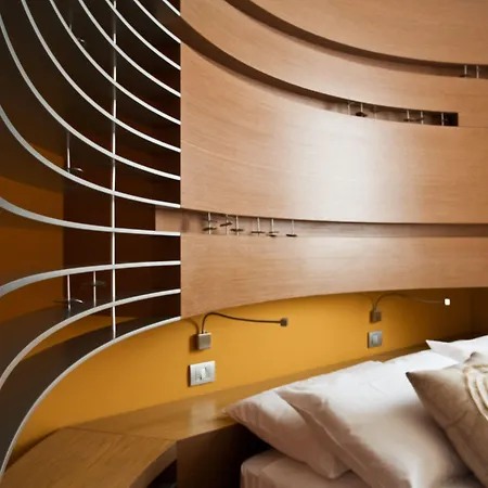 Hotel Eos 3*