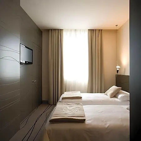 Hotel Eos 3*